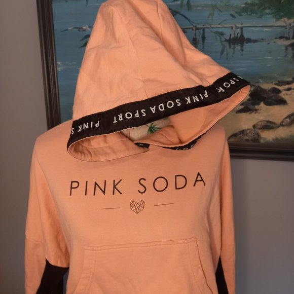 Pink Soda activewear cropped hoodie, front pockets (Size 8) - Picture 3 of 7